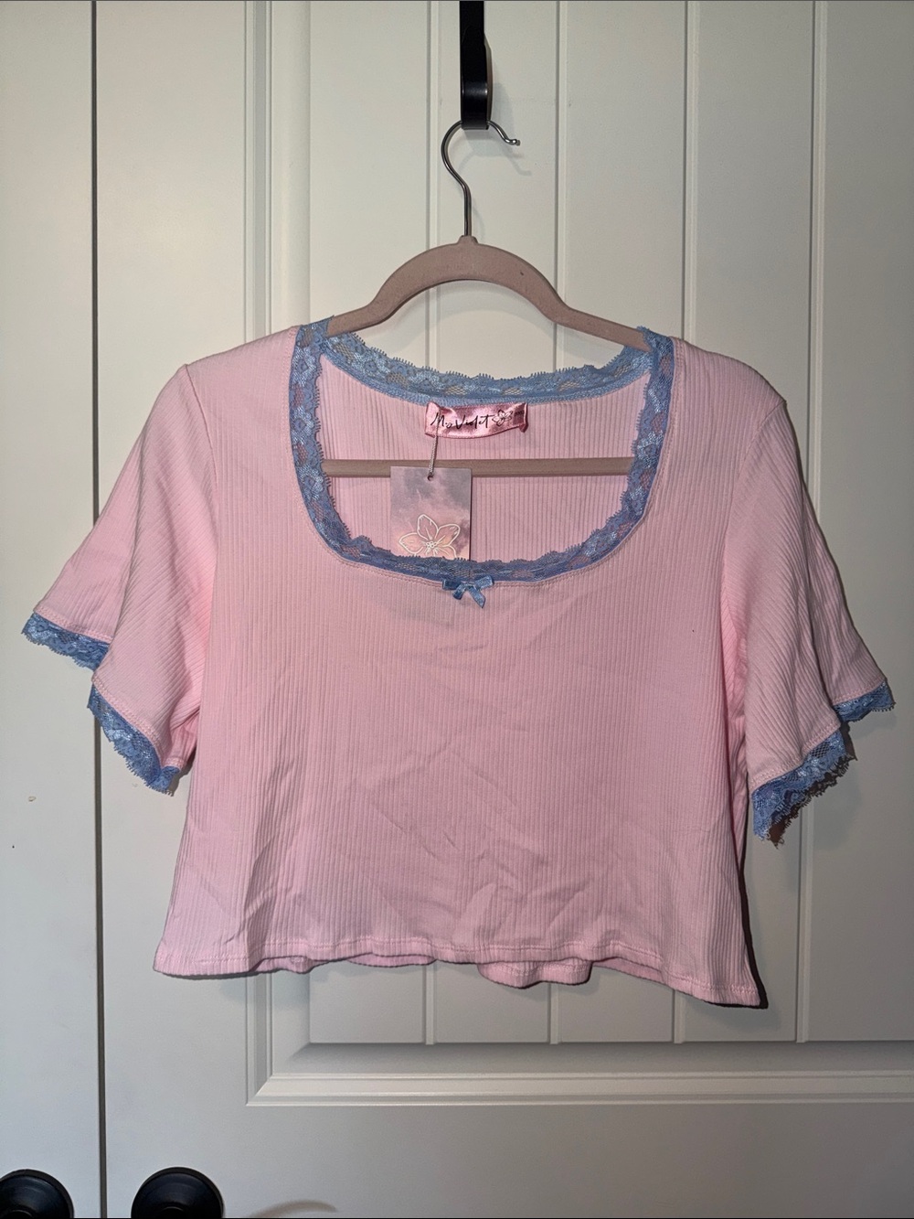 Pink Lace Trim Cropped Tee with Blue Accents